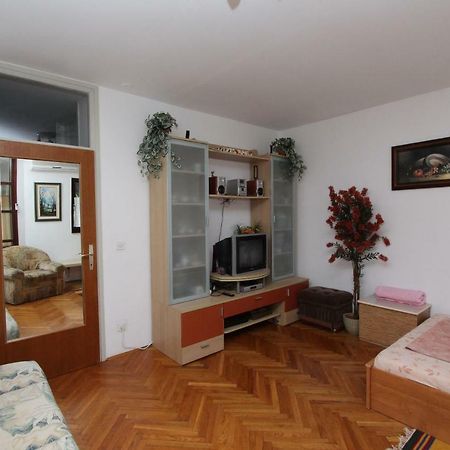 Apartment Vesna Ровинь Экстерьер фото