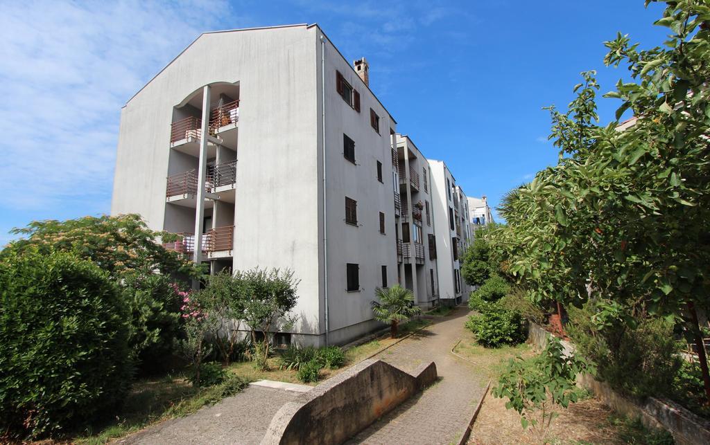 Apartment Vesna Ровинь Экстерьер фото