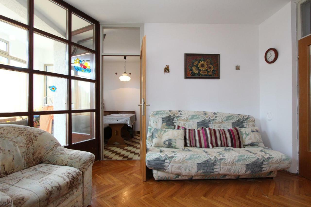 Apartment Vesna Ровинь Экстерьер фото
