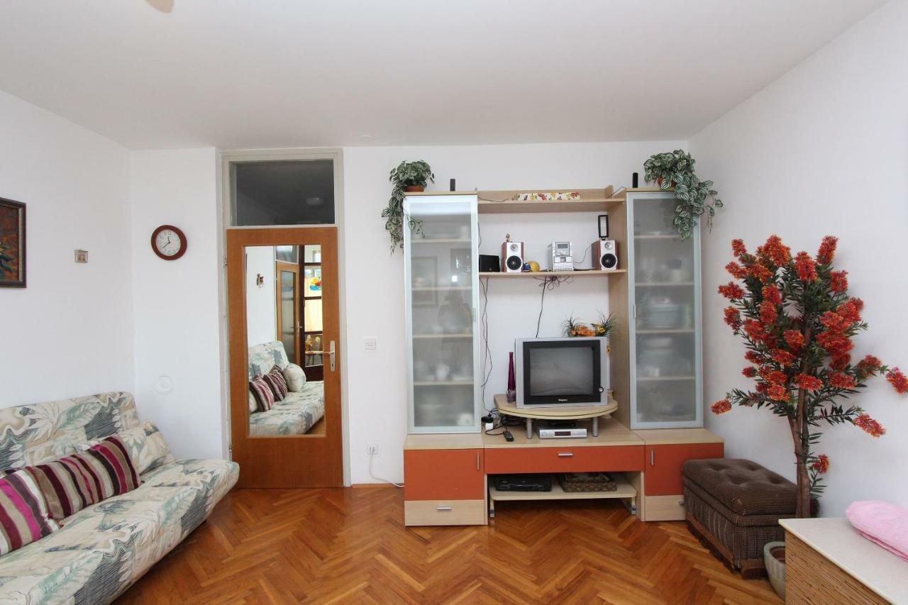 Apartment Vesna Ровинь Экстерьер фото